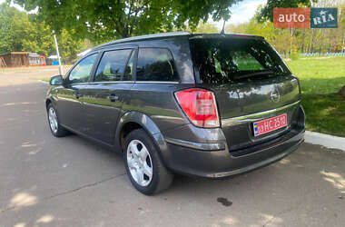 Універсал Opel Astra 2010 в 