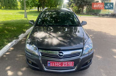 Універсал Opel Astra 2010 в 