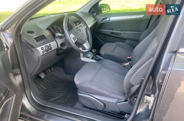 Універсал Opel Astra 2010 в 