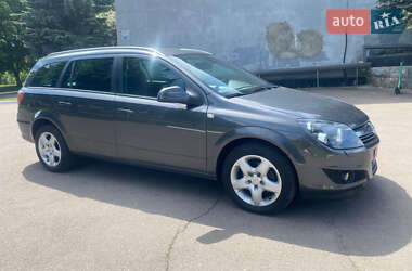 Універсал Opel Astra 2010 в 
