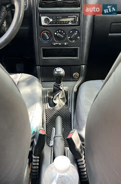 Седан Opel Astra 2005 в 