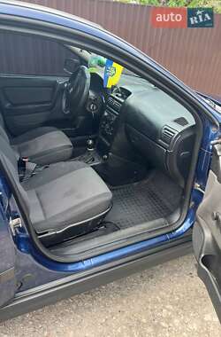 Седан Opel Astra 2005 в 