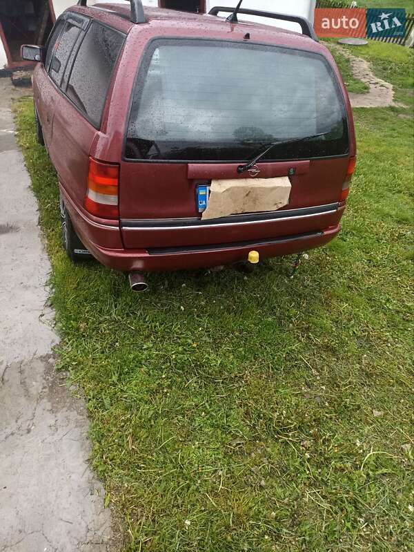 Універсал Opel Astra 1993 в 