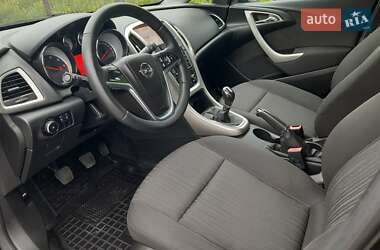 Універсал Opel Astra 2012 в 