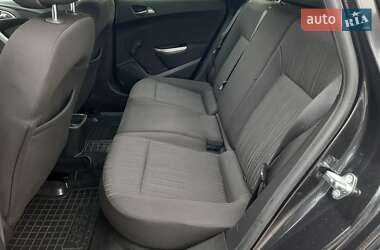 Універсал Opel Astra 2012 в 