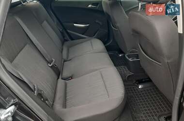 Універсал Opel Astra 2012 в 