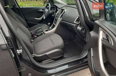 Універсал Opel Astra 2012 в 