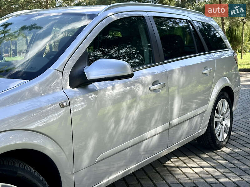Універсал Opel Astra 2008 в Дрогобичі