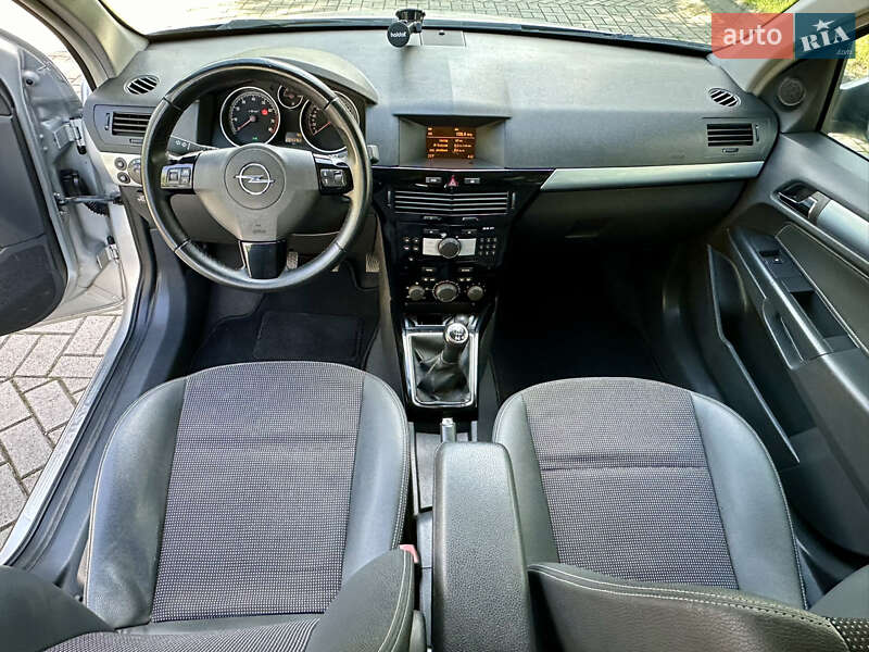 Універсал Opel Astra 2008 в Дрогобичі