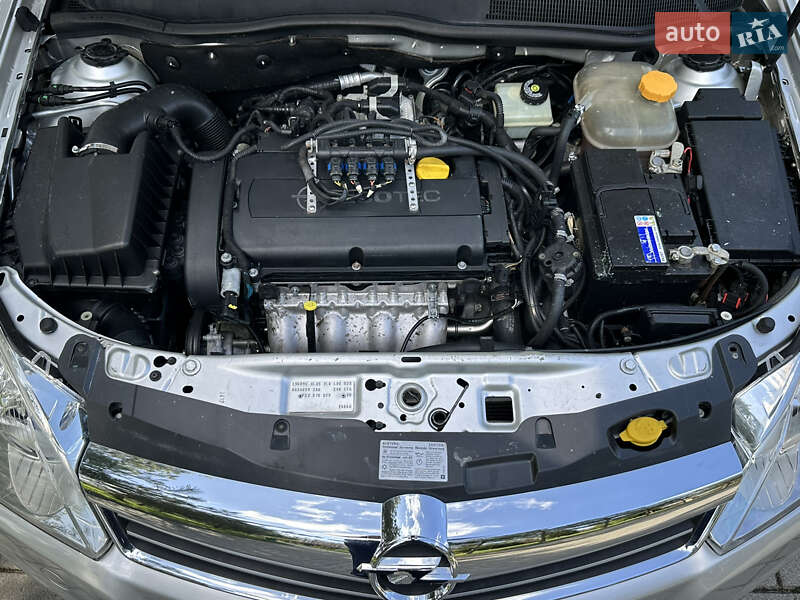 Універсал Opel Astra 2008 в Дрогобичі