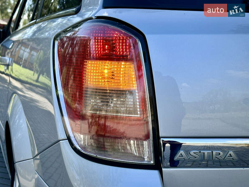 Універсал Opel Astra 2008 в Дрогобичі