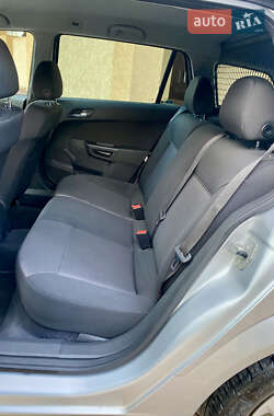 Універсал Opel Astra 2010 в 