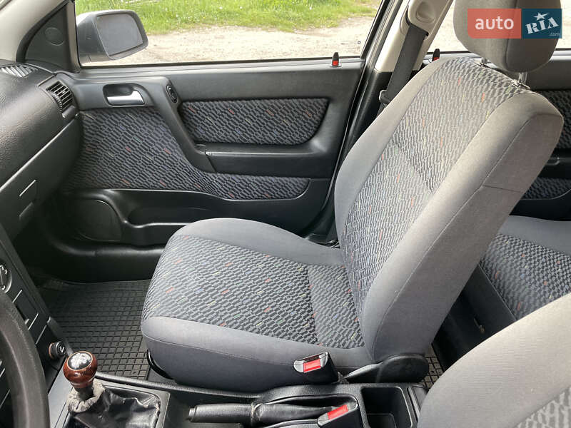 Хетчбек Opel Astra 2001 в Фастові