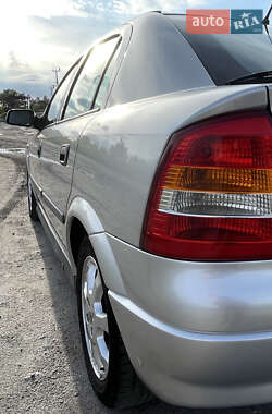Хэтчбек Opel Astra 2001 в 