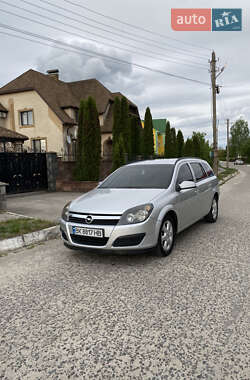 Универсал Opel Astra 2006 в Вараше