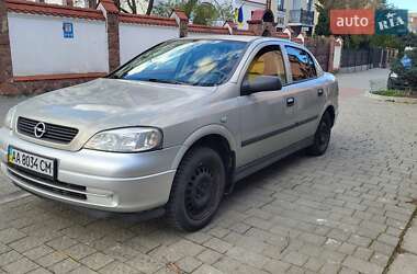 Седан Opel Astra 2006 в 