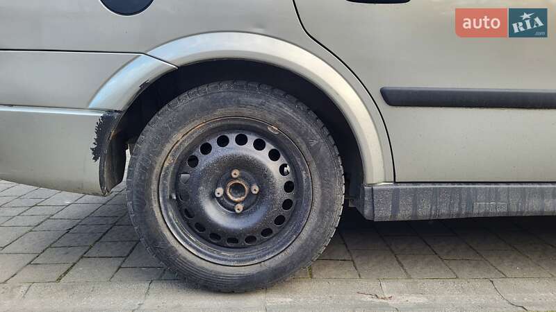 Седан Opel Astra 2006 в Львові