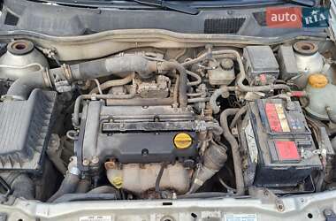 Седан Opel Astra 2006 в 
