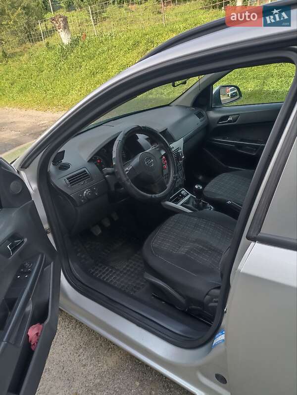 Универсал Opel Astra 2011 в Турке