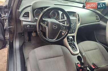 Хэтчбек Opel Astra 2011 в 