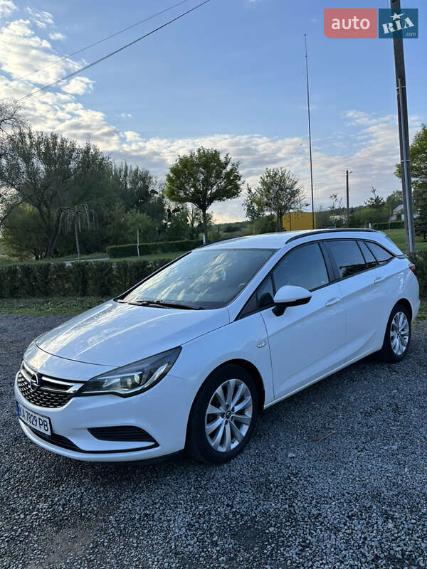 Універсал Opel Astra 2017 в Умані