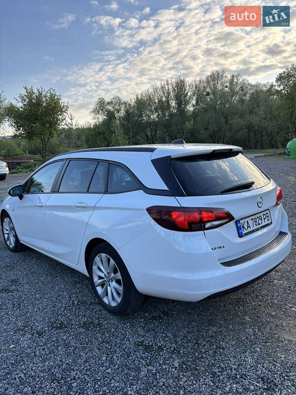 Універсал Opel Astra 2017 в Умані