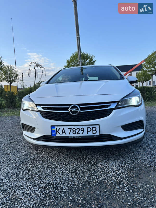 Універсал Opel Astra 2017 в Умані