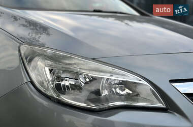Універсал Opel Astra 2010 в 