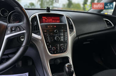 Універсал Opel Astra 2010 в 