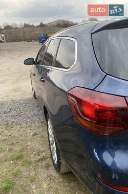 Универсал Opel Astra 2011 в 