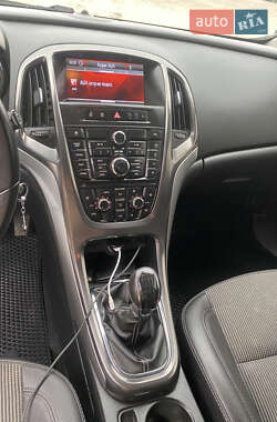 Универсал Opel Astra 2011 в 