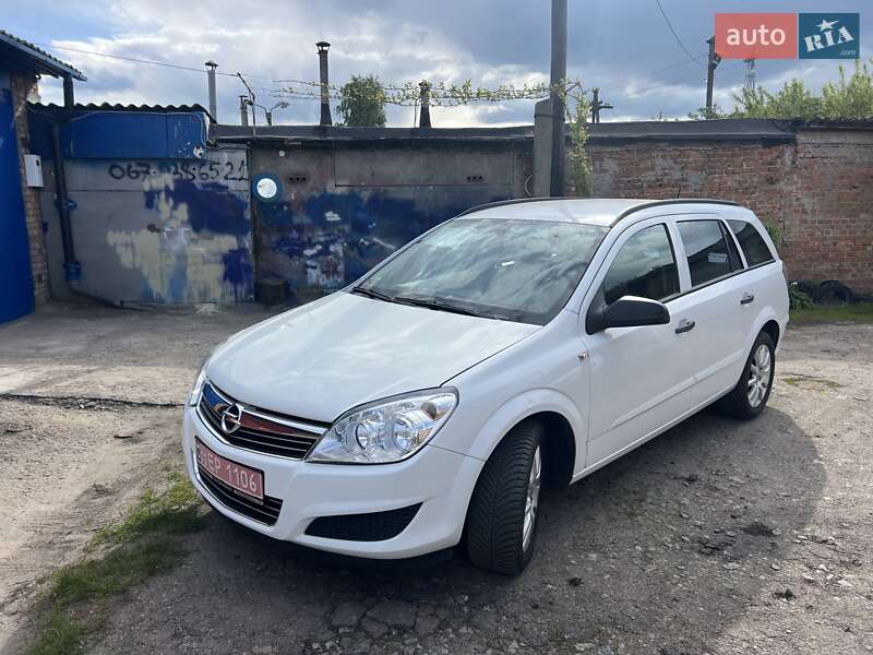 Opel Astra 2010