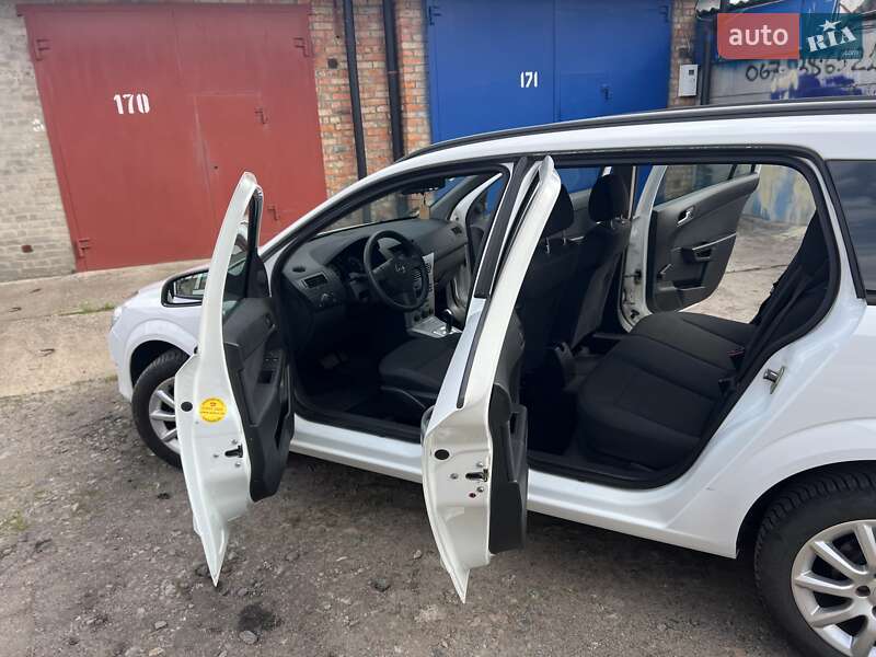Универсал Opel Astra 2010 в Нежине