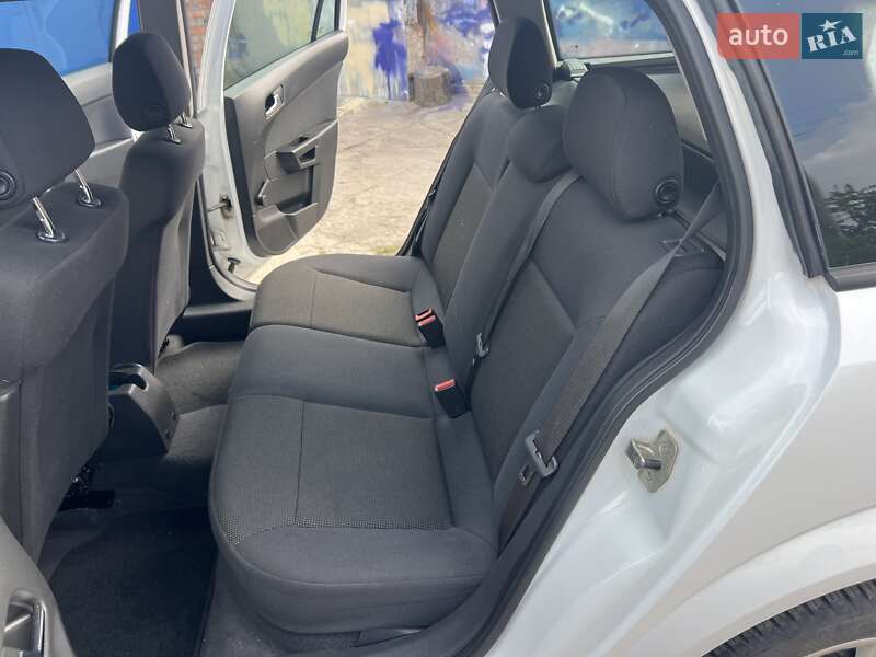 Универсал Opel Astra 2010 в Нежине