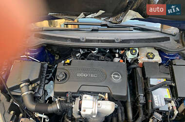Універсал Opel Astra 2011 в 