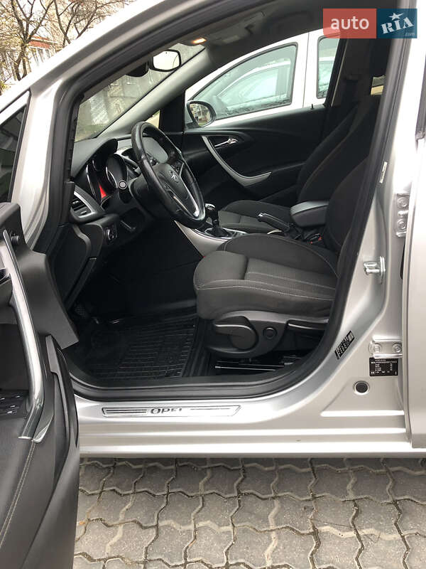 Универсал Opel Astra 2013 в Ивано-Франковске