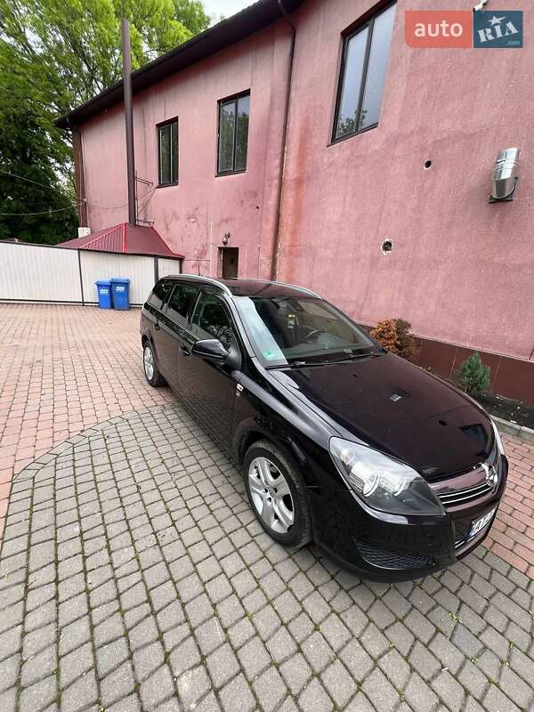 Універсал Opel Astra 2010 в Снятині
