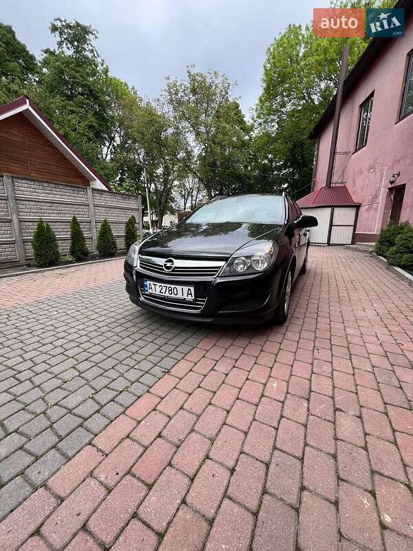 Універсал Opel Astra 2010 в Снятині