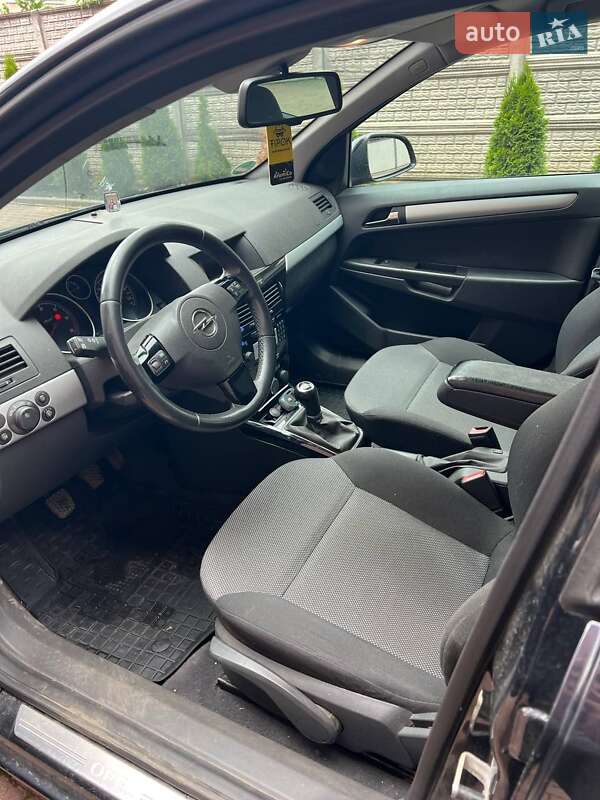 Універсал Opel Astra 2010 в Снятині