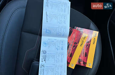 Хетчбек Opel Astra 2012 в 