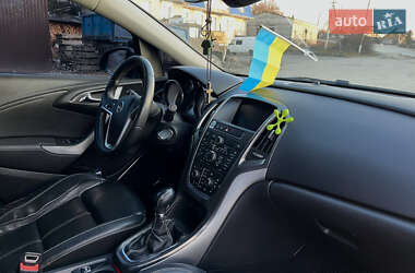 Універсал Opel Astra 2012 в 