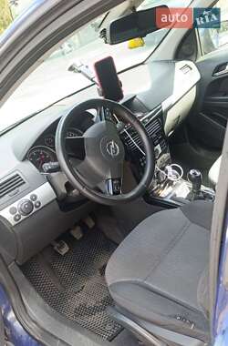 Универсал Opel Astra 2010 в 