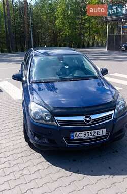 Универсал Opel Astra 2010 в Маневичах