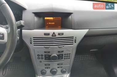 Універсал Opel Astra 2010 в 