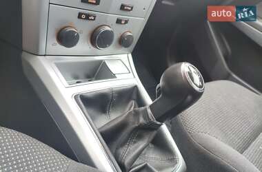 Універсал Opel Astra 2010 в 