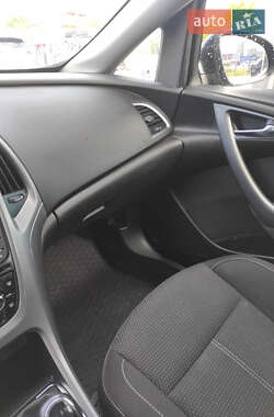 Універсал Opel Astra 2014 в 