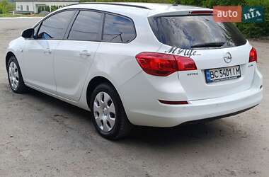 Универсал Opel Astra 2012 в 