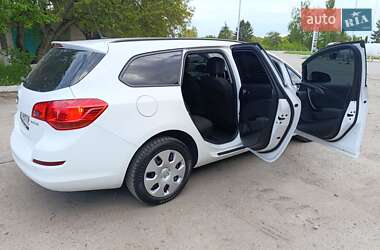 Универсал Opel Astra 2012 в 