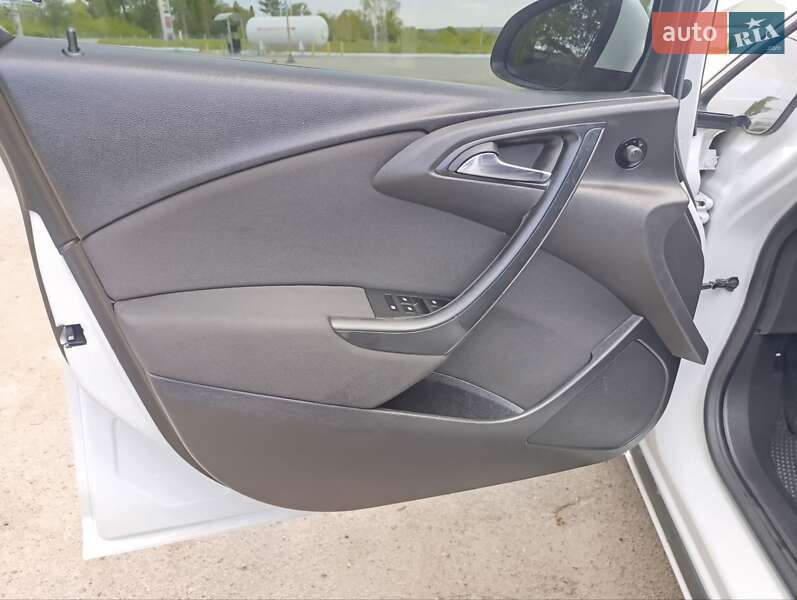 Универсал Opel Astra 2012 в Хмельницком