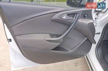 Универсал Opel Astra 2012 в 